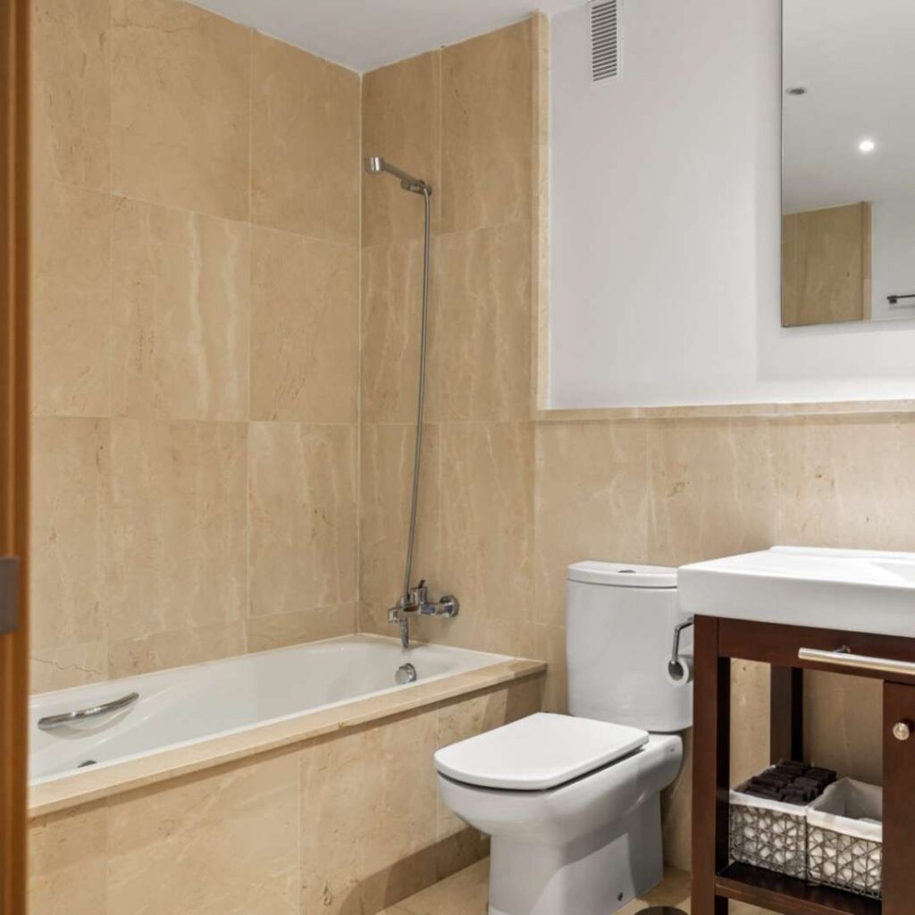 badkamer naast slaapkamer